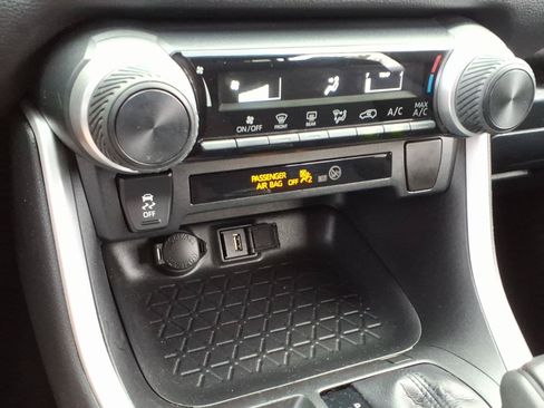 Certified 2021 Toyota RAV4 LE w/ Carpet Mat Package (TMS) FWD image 18