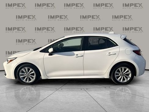 Used 2023 Toyota Corolla SE image 2