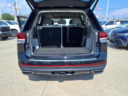 Used 2023 Volkswagen Atlas SE w/ Panoramic Sunroof Package FWD image 24