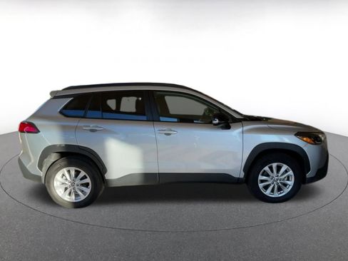 Used 2025 Toyota Corolla Cross LE image 16