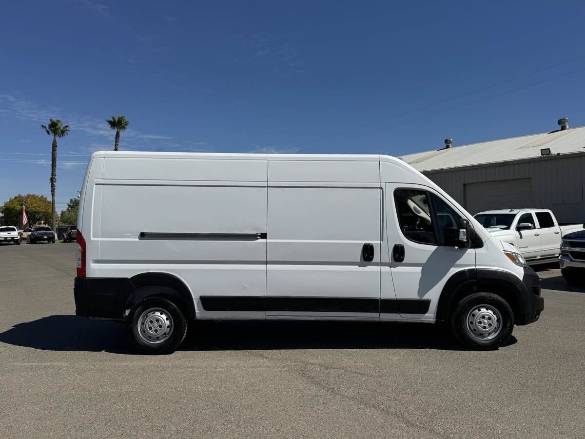 Used 2023 RAM ProMaster 2500 w/ Driver Convenience Group FWD image 12