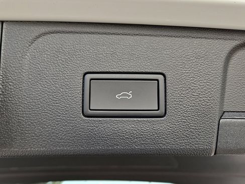 New 2026 Volkswagen Atlas SE image 7