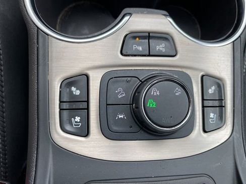 Used 2024 GMC Terrain Denali w/ Denali Premium Package image 25