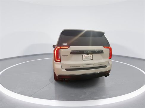 Used 2023 GMC Yukon Denali Ultimate image 7