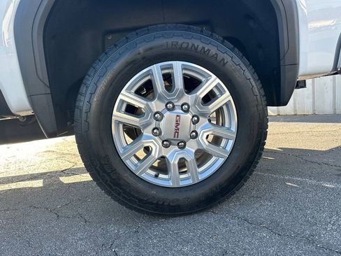 Used 2024 GMC Sierra 2500 SLT w/ SLT Premium Package image 20