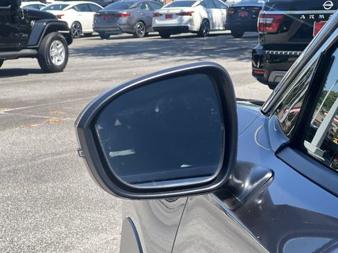 Certified 2025 Nissan Kicks SR FWD image 29