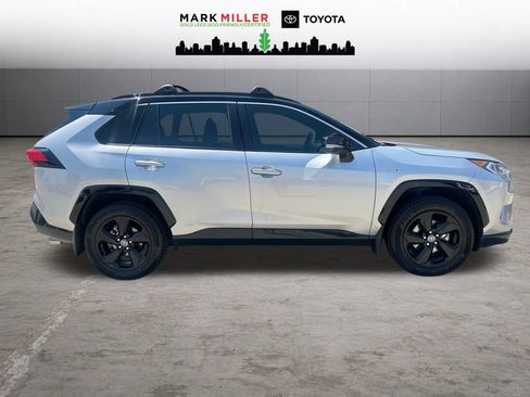 Used 2020 Toyota RAV4 XSE AWD/4WD image 3