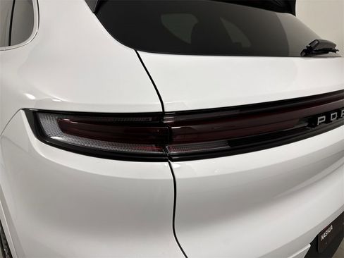 New 2026 Porsche Cayenne image 18