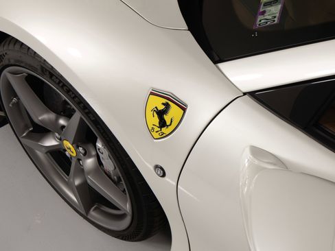 Certified 2022 Ferrari F8 Tributo RWD image 36
