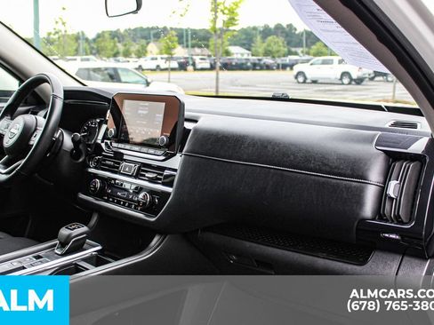 Used 2024 Nissan Pathfinder SV FWD image 25