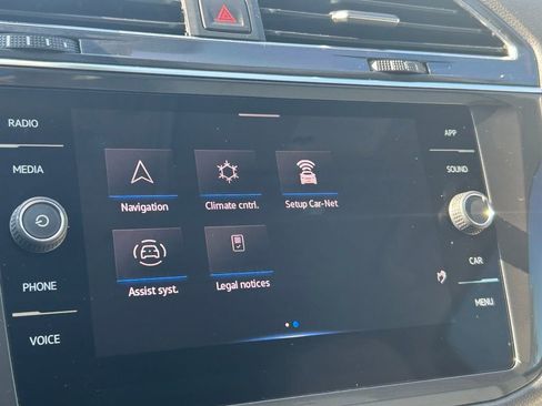 Used 2023 Volkswagen Tiguan SE image 17