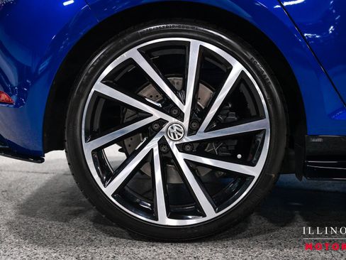 Used 2019 Volkswagen Golf 4-Door AWD/4WD image 11