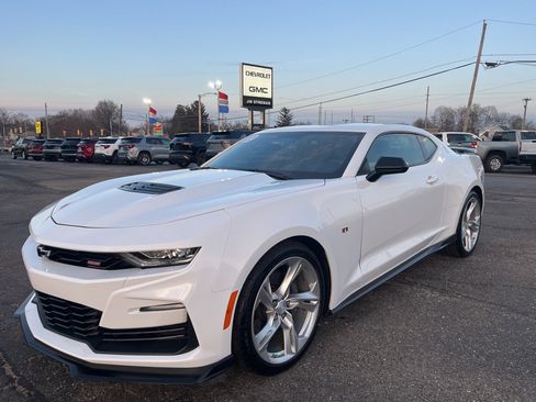 Used 2022 Chevrolet Camaro LT image 1