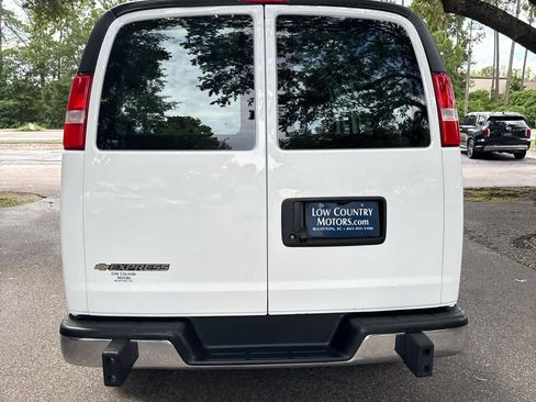 Used 2025 Chevrolet Express 2500 w/ Driver Convenience Package RWD image 5