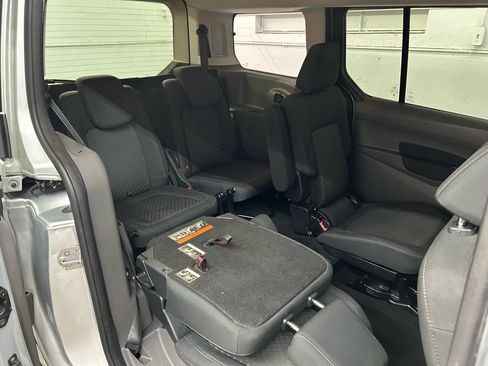 Used 2019 Ford Transit Connect XLT image 29