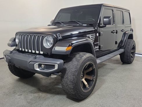 Used 2019 Jeep Wrangler Unlimited Sahara AWD/4WD image 3