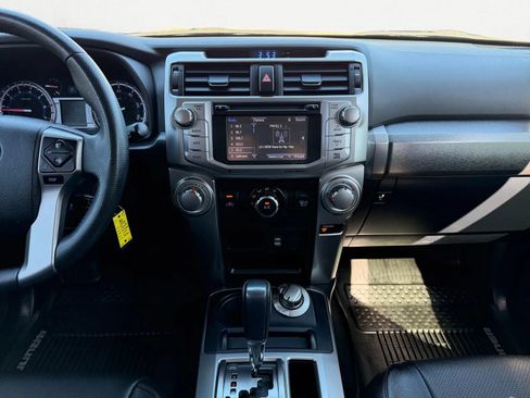 Used 2018 Toyota 4Runner SR5 AWD/4WD image 13