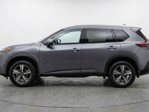 Used 2025 Nissan Rogue SV image 5