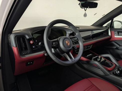 New 2026 Porsche Cayenne Coupe AWD/4WD image 4