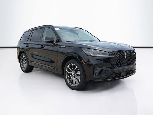 New 2026 Lincoln Aviator AWD image 3