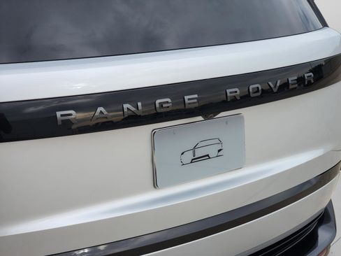 Certified 2024 Land Rover Range Rover SE AWD/4WD image 33