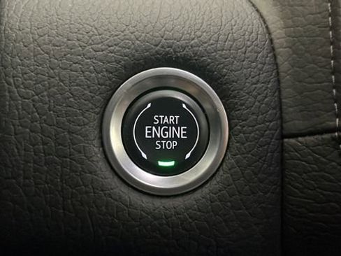 Used 2024 GMC Yukon XL Denali AWD/4WD image 38
