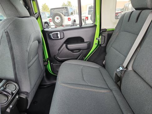 Used 2025 Jeep Wrangler Sport S image 17