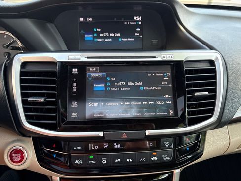 Used 2016 Honda Accord Touring image 24