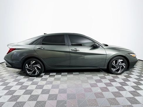 Certified 2025 Hyundai Elantra Sport FWD image 9