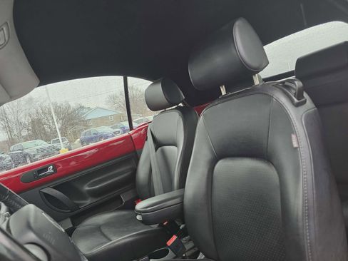 Used 2009 Volkswagen Beetle S image 11