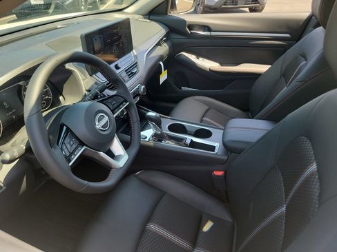 New 2026 Nissan Altima 2.5 SR FWD image 3