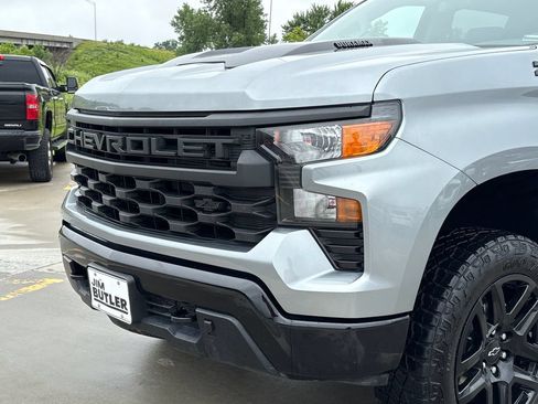 Used 2025 Chevrolet Silverado 1500 Custom Trail Boss w/ Dark Appearance Package AWD/4WD image 48