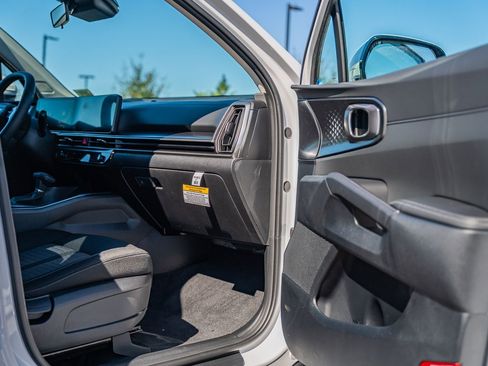 New 2026 Kia Sorento LX image 8