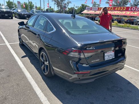Used 2025 Honda Accord Sport image 6