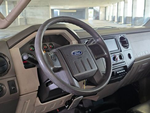 Used 2009 Ford F350 XL image 9