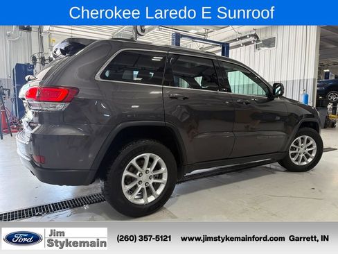 Used 2021 Jeep Grand Cherokee Laredo w/ Security & Convenience Group AWD/4WD image 11
