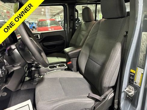 Used 2024 Jeep Gladiator Sport AWD/4WD image 14