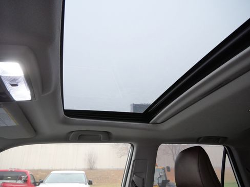 Used 2020 Toyota 4Runner Limited image 31