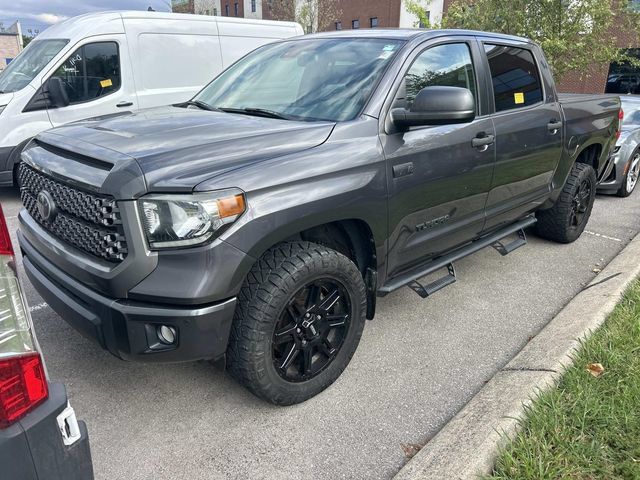Used 2020 Toyota Tundra SR5 w/ SR5 Convenience Package AWD/4WD image 1