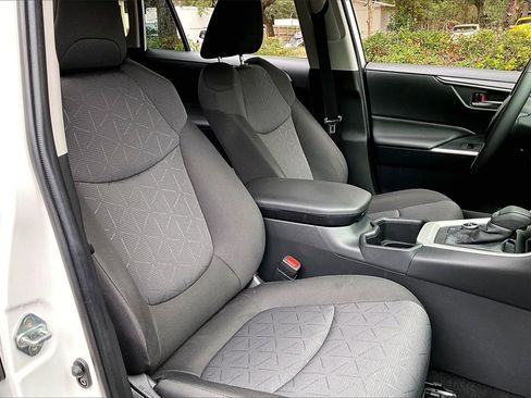 Used 2025 Toyota RAV4 XLE image 26