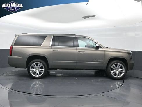 Used 2019 Chevrolet Suburban Premier RWD image 8