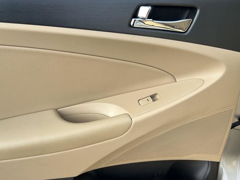 Used 2011 Hyundai Sonata GLS image 15