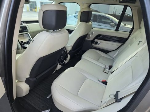 Used 2020 Land Rover Range Rover HSE image 16