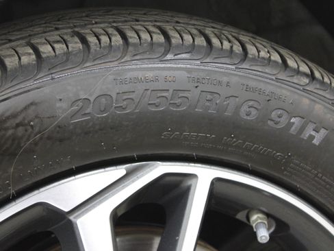 Used 2023 Kia Forte LXS w/ LXS Technology Package FWD image 34