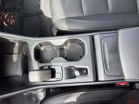 Used 2025 Volvo XC40 B5 Core image 20