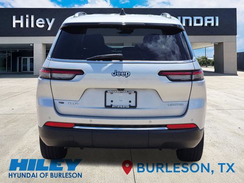 Used 2022 Jeep Grand Cherokee L Limited AWD/4WD image 6