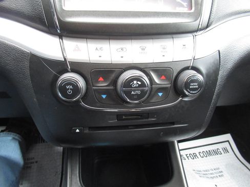 Used 2013 Dodge Journey Crew w/ Flexible Seating Group image 23