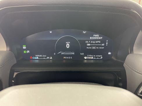 Used 2023 Lincoln Nautilus Reserve w/ Equipment Group 202A image 12