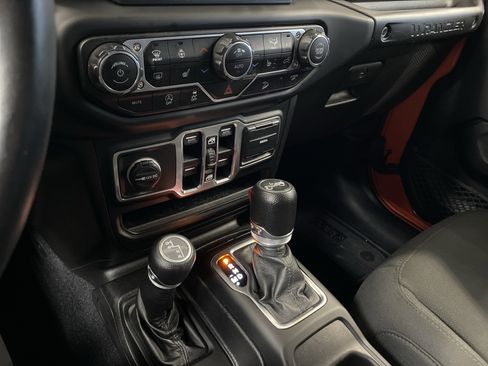 Certified 2018 Jeep Wrangler Unlimited Sport S image 16