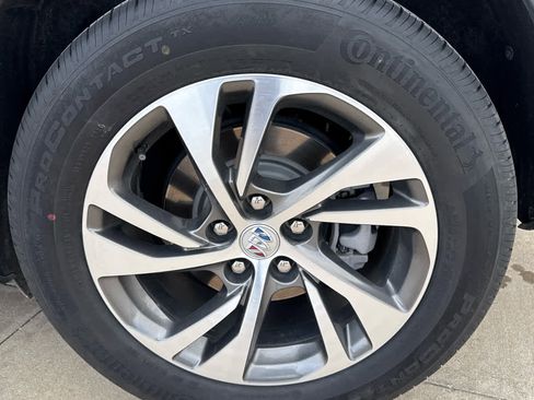 Used 2023 Buick Envision Essence image 10